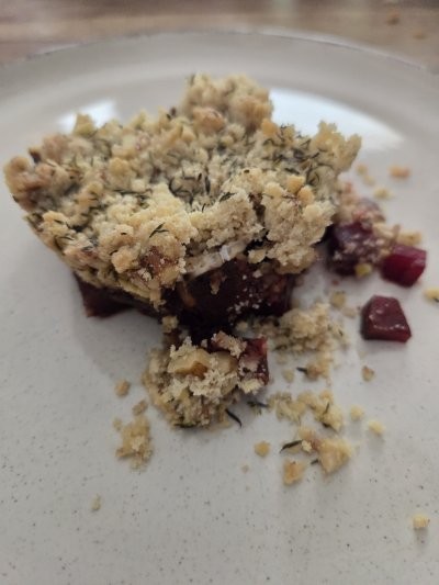 Crumble de Betteraves, Chèvre frais et Noix